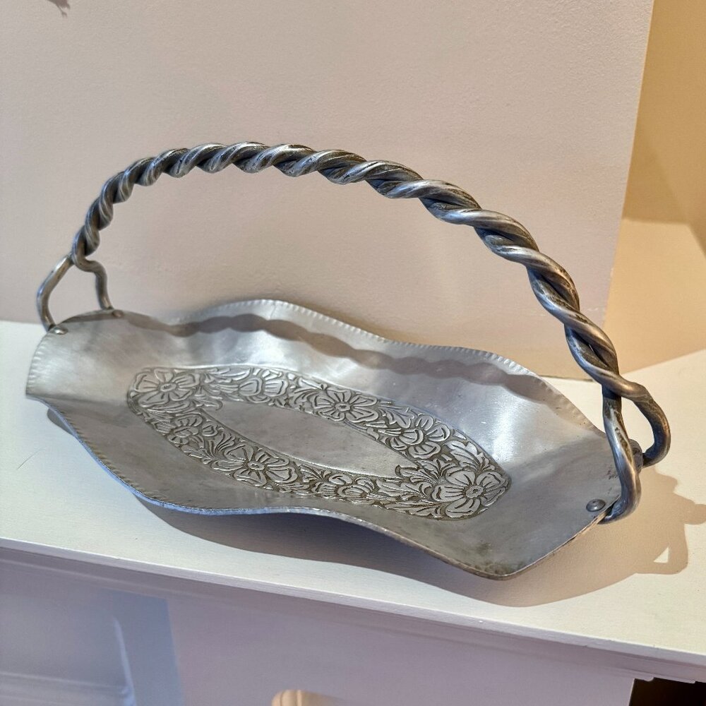 Everlast Hand Forged Aluminum Metal Bread Tray w Floral Print & Braided Handle